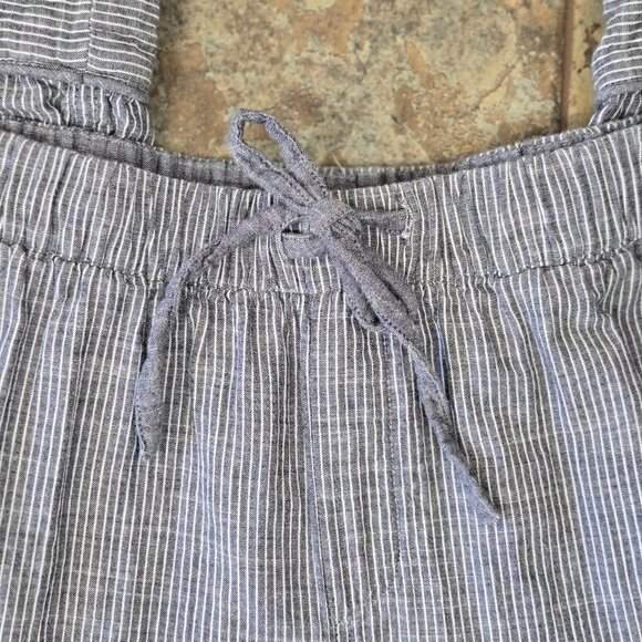 Levi's Size Small 100% Cotton Gray White Vertical Striped Casual Pants Elastic - Picture 2 of 13
